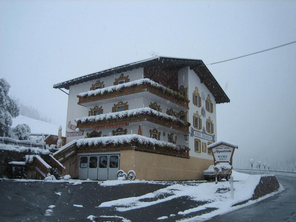 Hotel Alpenfriede Curon Venosta Εξωτερικό φωτογραφία